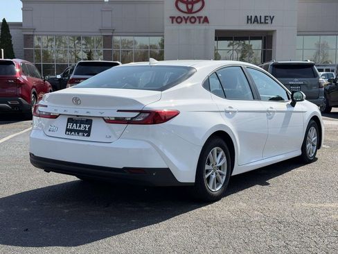 Used 2025 Toyota Camry LE image 20