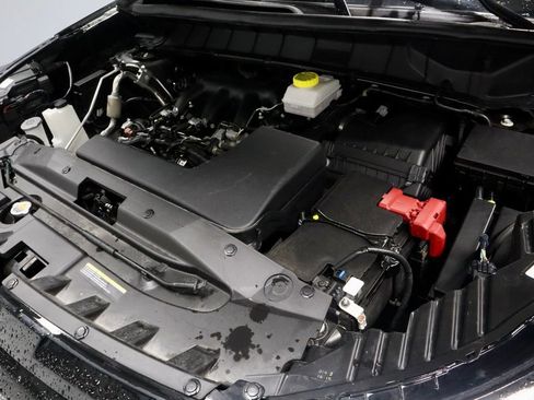 Certified 2025 Nissan Pathfinder SV AWD/4WD image 18