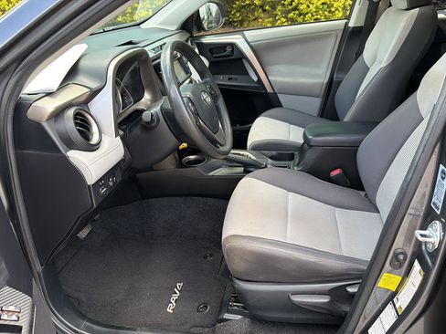 Used 2013 Toyota RAV4 XLE AWD/4WD image 9