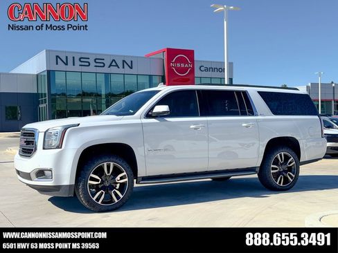 Used 2017 GMC Yukon XL SLT w/ Open Road Package image 1