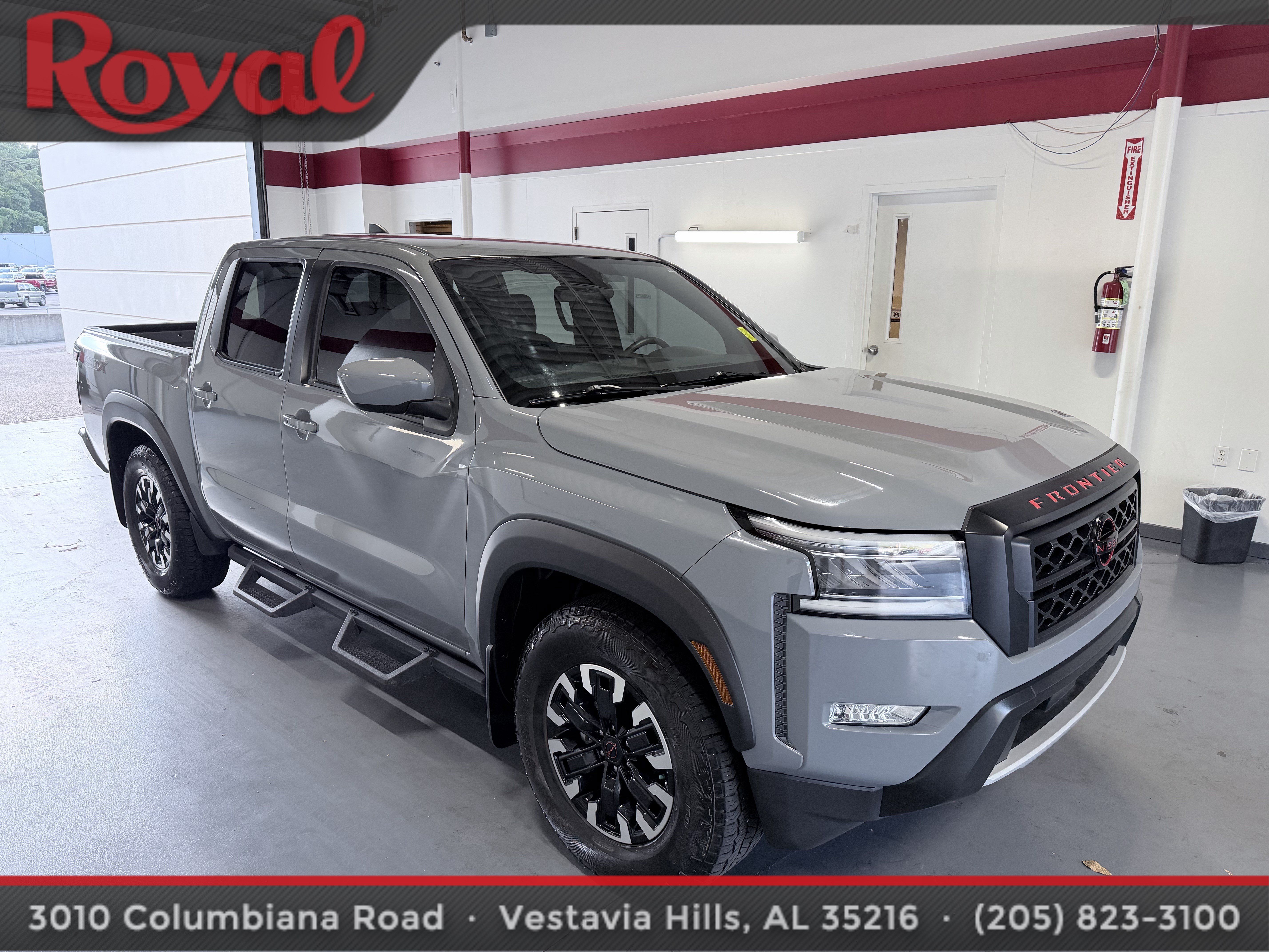 Used 2024 Nissan Frontier Pro-X RWD image 3
