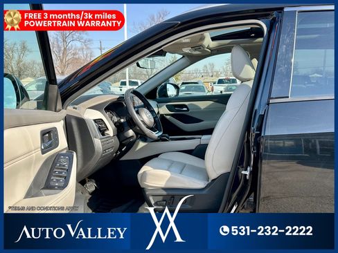 Used 2023 Nissan Rogue SL AWD/4WD image 14