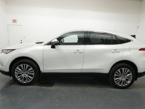 Used 2023 Toyota Venza Limited AWD/4WD image 4