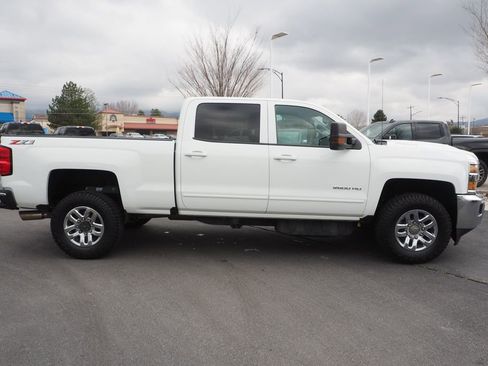 Used 2019 Chevrolet Silverado 2500 LT AWD/4WD image 4