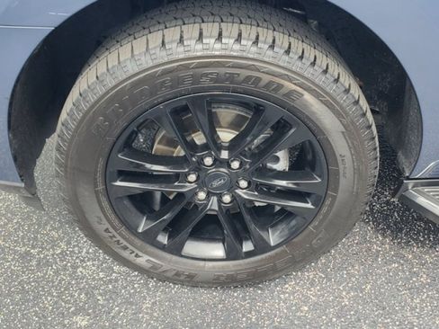 Certified 2023 Ford Expedition XLT RWD image 4