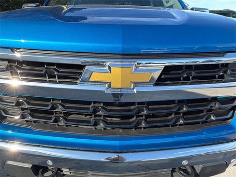 Used 2024 Chevrolet Silverado 1500 LT w/ Safety Package image 9