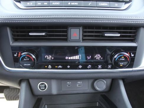 Used 2023 Nissan Rogue SV w/ SV Premium B Package AWD/4WD image 29