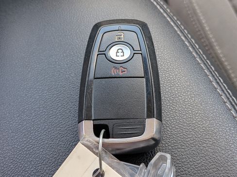 Used 2021 Ford Escape SE FWD image 34