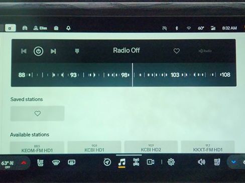 Used 2022 Rivian R1T Adventure image 45