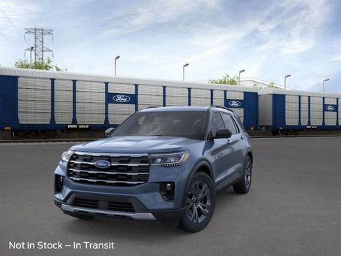 New 2026 Ford Explorer Active w/ Active Comfort Package image 2