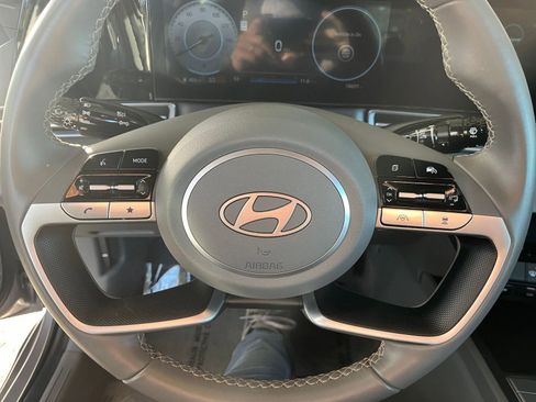 Used 2025 Hyundai Elantra SEL image 28