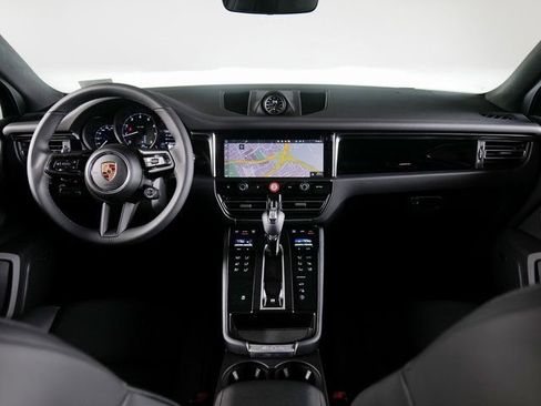 Certified 2026 Porsche Macan AWD/4WD image 12