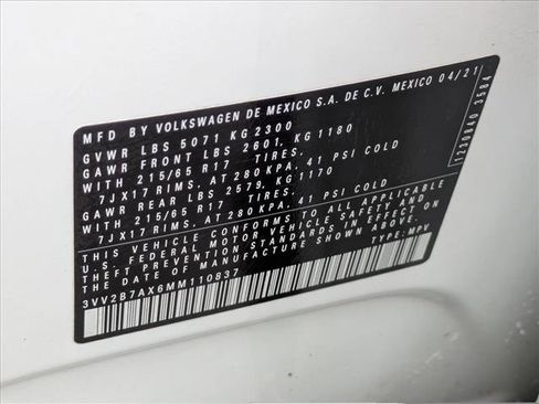 Used 2021 Volkswagen Tiguan SE image 15