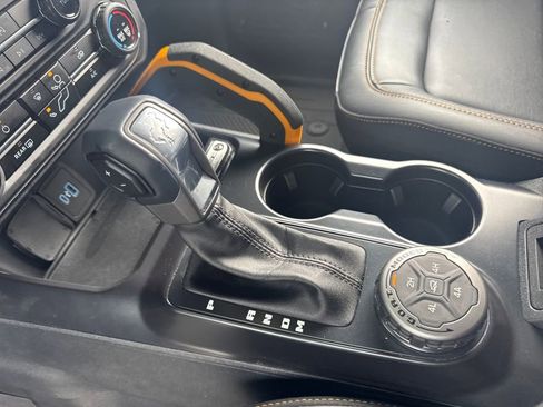 Used 2024 Ford Bronco Badlands image 19