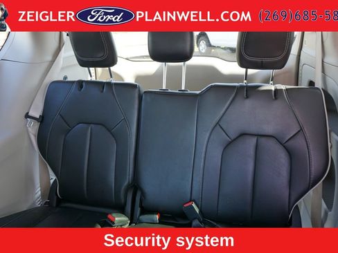 Used 2024 Chrysler Pacifica Limited FWD image 13