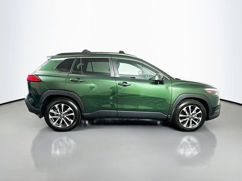 Used 2022 Toyota Corolla Cross XLE image 4