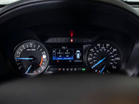 Used 2018 Ford Explorer XLT image 29