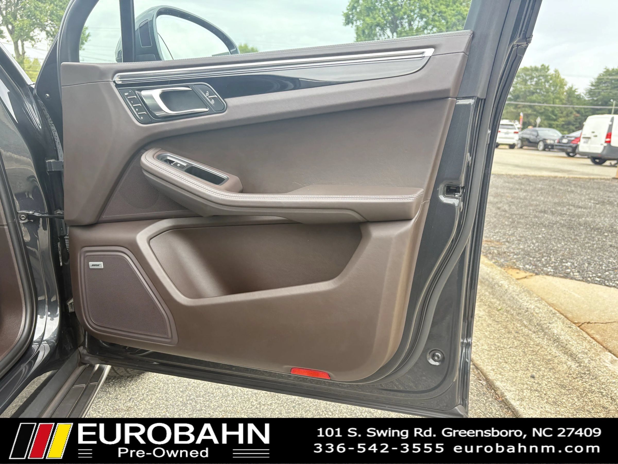Used 2021 Porsche Macan S AWD/4WD image 18