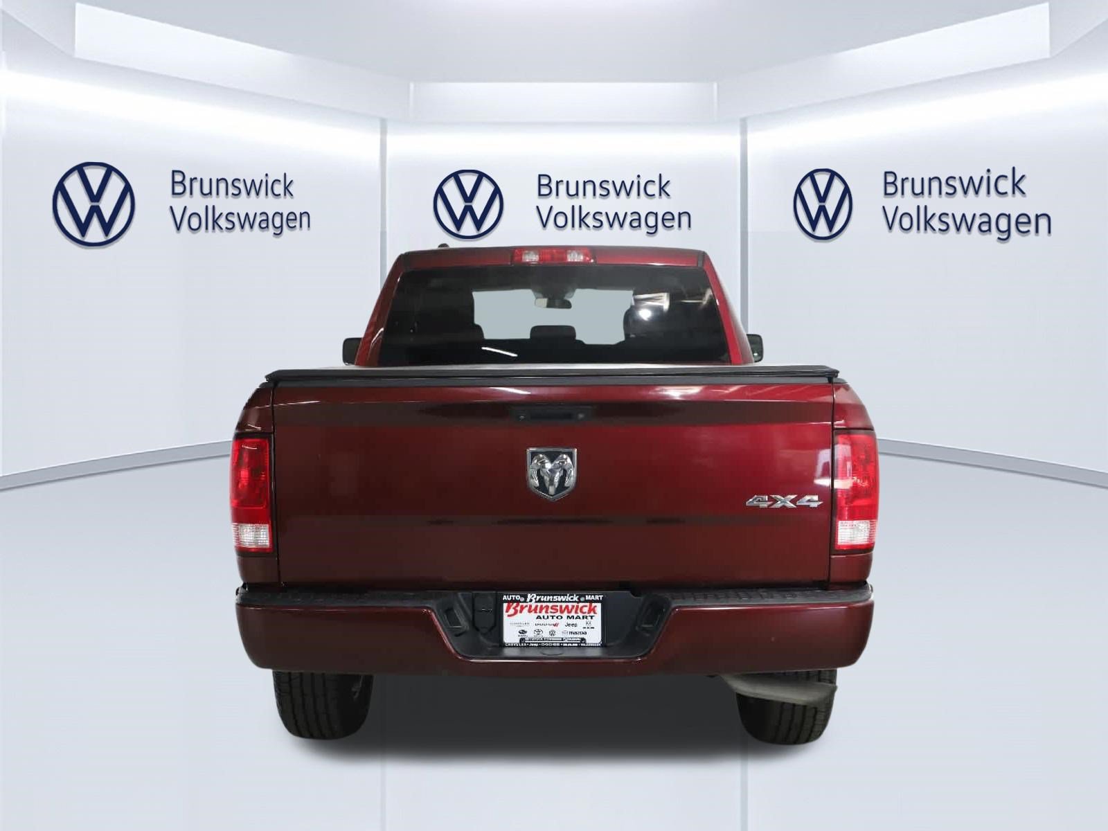 Used 2018 RAM 1500 Express w/ Express Value Package AWD/4WD image 39