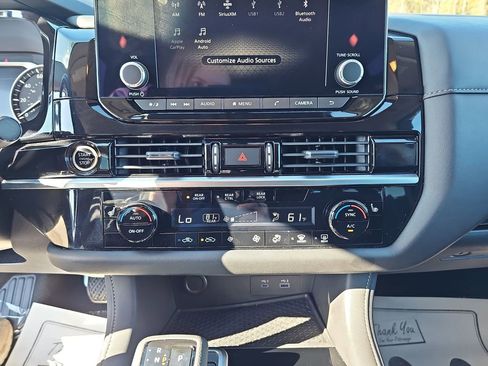 Used 2024 Nissan Pathfinder SV image 28