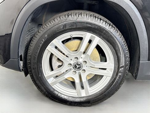 Used 2022 Mercedes-Benz GLA 250 w/ Premium Package Lite image 38