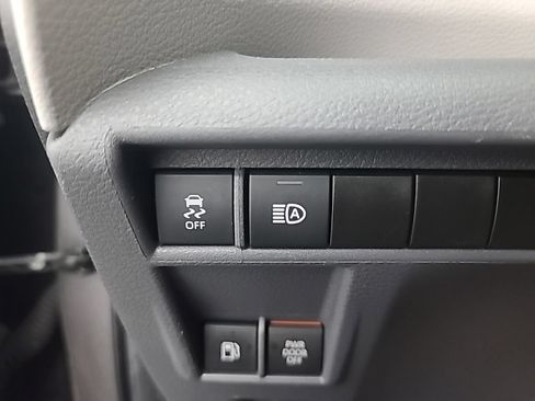Used 2024 Toyota Sienna LE AWD/4WD image 31