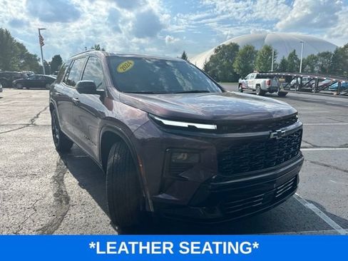 Used 2024 Chevrolet Traverse RS FWD image 2