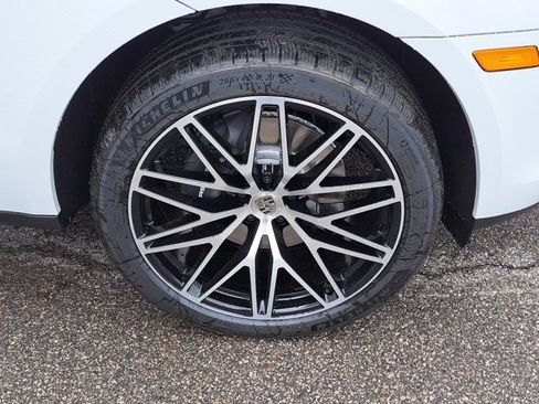 Used 2026 Porsche Macan AWD/4WD image 11