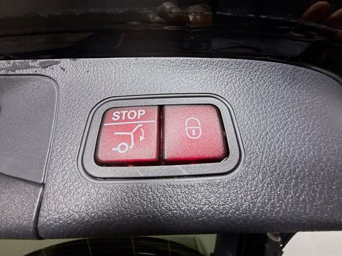 Used 2025 Mercedes-Benz GLA 250 image 41