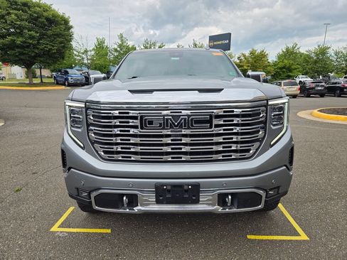 Used 2024 GMC Sierra 1500 Denali w/ Technology Package AWD/4WD image 2