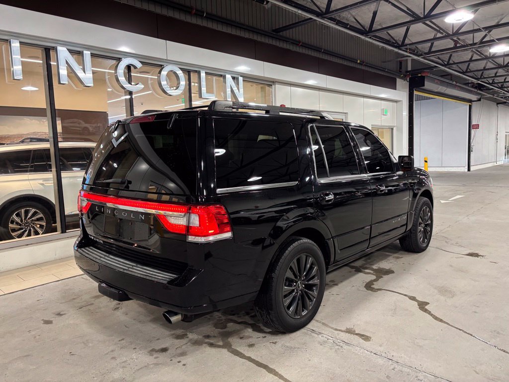 Used 2017 Lincoln Navigator Select AWD/4WD image 4