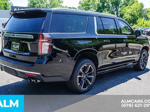Used 2023 Chevrolet Suburban High Country AWD/4WD image 6