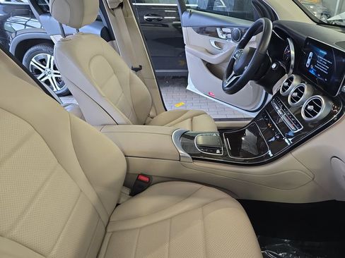 Certified 2022 Mercedes-Benz GLC 300 image 11
