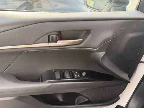 Used 2025 Toyota Camry LE AWD/4WD image 12