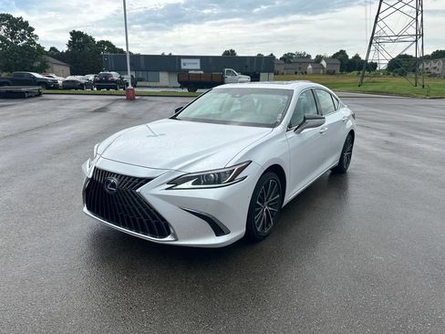 Used 2022 Lexus ES 300h w/ Premium Package FWD image 3