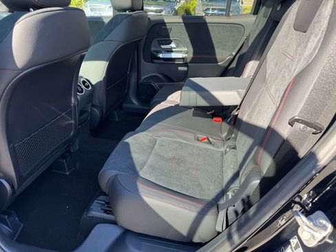 New 2025 Mercedes-Benz GLB 250 4MATIC image 17