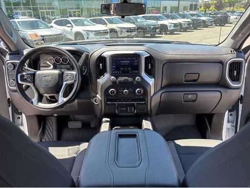 Used 2021 Chevrolet Silverado 1500 LT Trail Boss w/ Bed Protection Package AWD/4WD image 9
