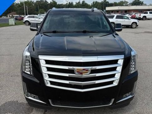 Used 2016 Cadillac Escalade Luxury AWD/4WD image 9