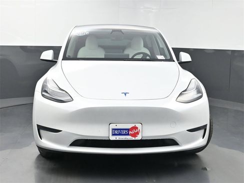Used 2023 Tesla Model Y Long Range image 37