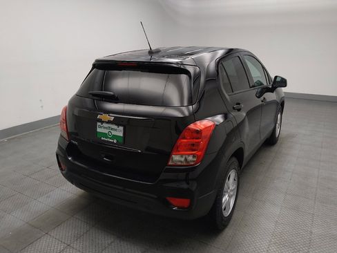 Used 2020 Chevrolet Trax LS w/ Tint and Cruise Package FWD image 9