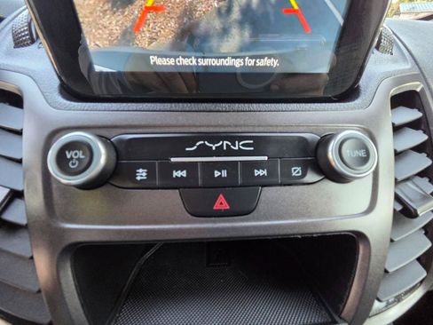 Used 2022 Ford Transit Connect XLT FWD image 28