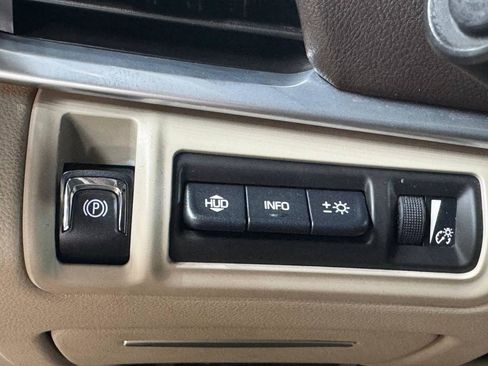 Used 2013 Cadillac XTS Premium FWD image 19