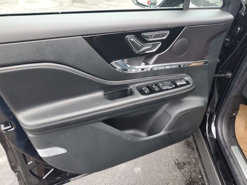 New 2026 Lincoln Corsair Premiere image 8