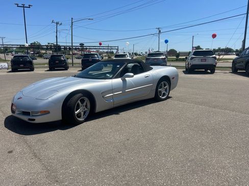 Used 2001 Chevrolet Corvette Convertible w/ Preferred Equipment Group2 RWD image 29