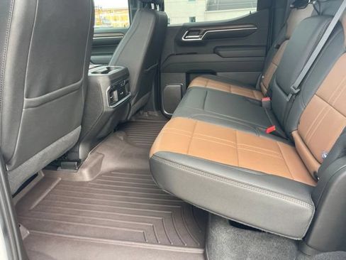 Used 2024 Chevrolet Silverado 1500 High Country AWD/4WD image 19