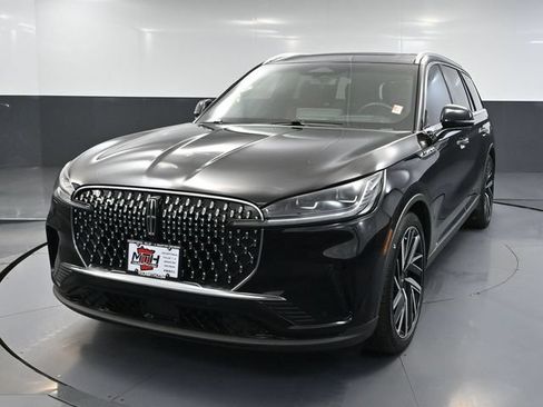 Used 2025 Lincoln Aviator Reserve w/ Equipment Group 201A AWD/4WD image 13