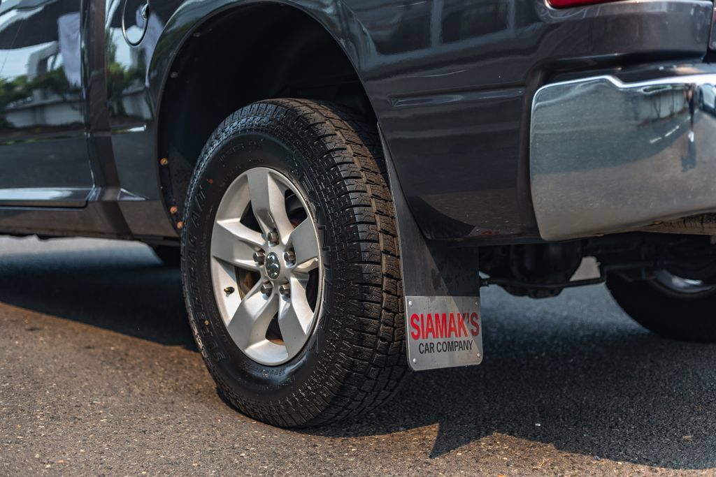Used 2016 RAM 1500 Classic SLT AWD/4WD image 13