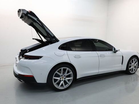 Used 2024 Porsche Panamera 4 image 70