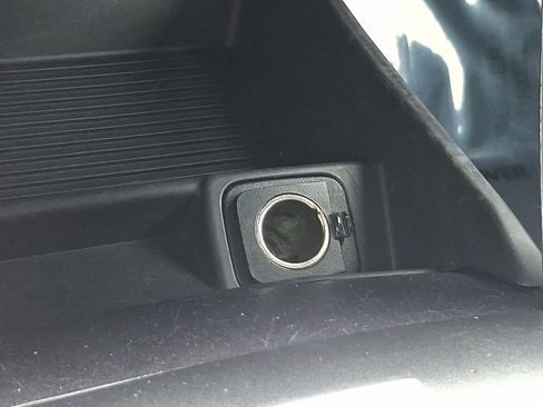 Used 2016 Ford Fusion SE w/ Equipment Group 201A FWD image 24