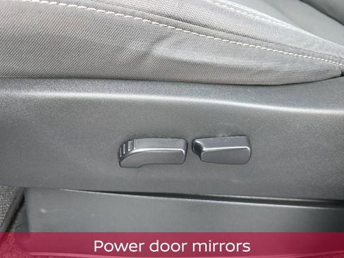 Used 2023 Nissan Frontier SV image 14